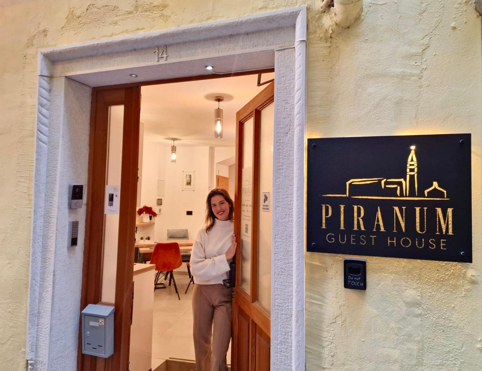 Piranum Guesthouse エクステリア 写真